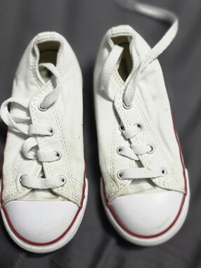 Converse Chuck Taylor All Star Kids Low Top Sneakers White Canvas US 10 Lace Up